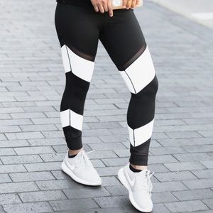 Black and white Zella leggings